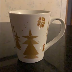 2013 Starbucks Christmas white& gold coffee mug